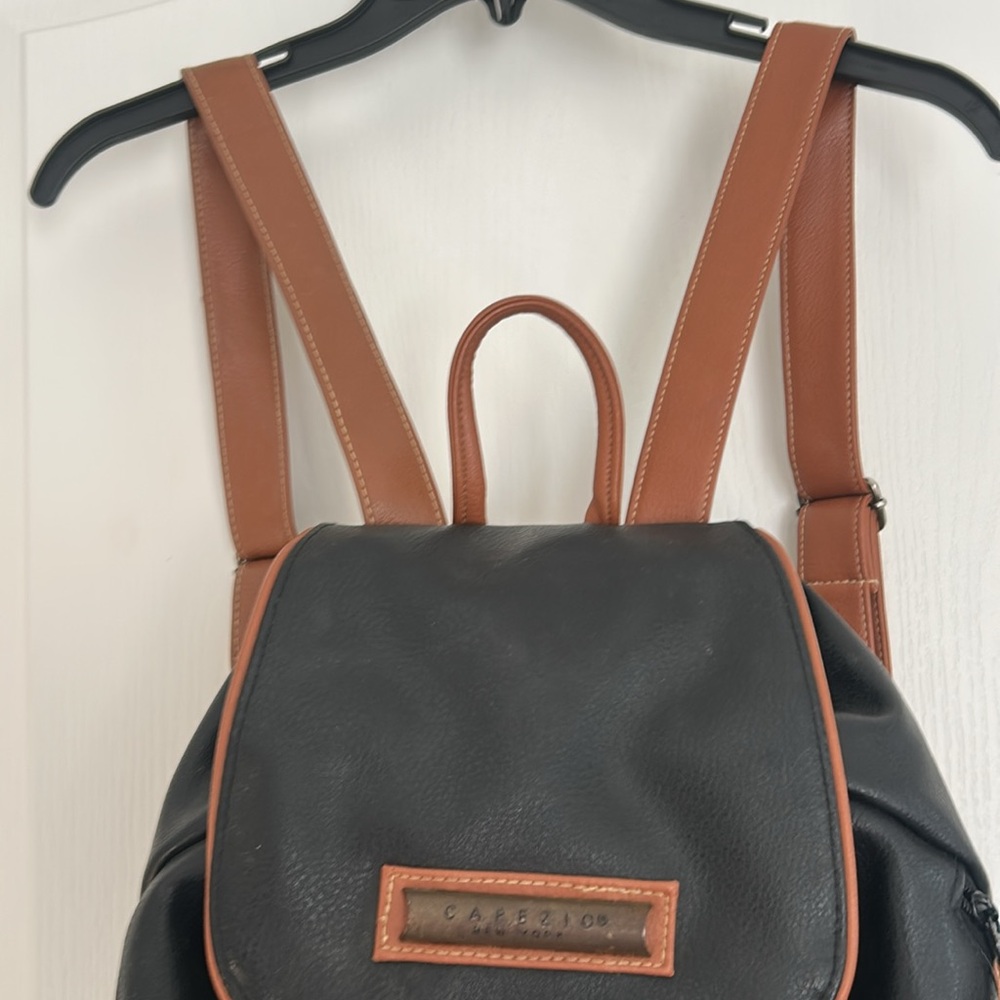 Capezio Backpack Rucksack Brown Leather Trim Large Sling Bag Vintage 80s HTF - Picture 7 of 9